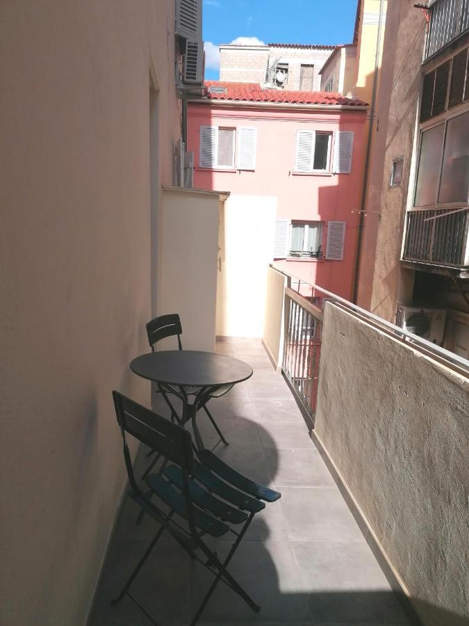 T2 Type New Yorkais * Ajaccio (Corsica)